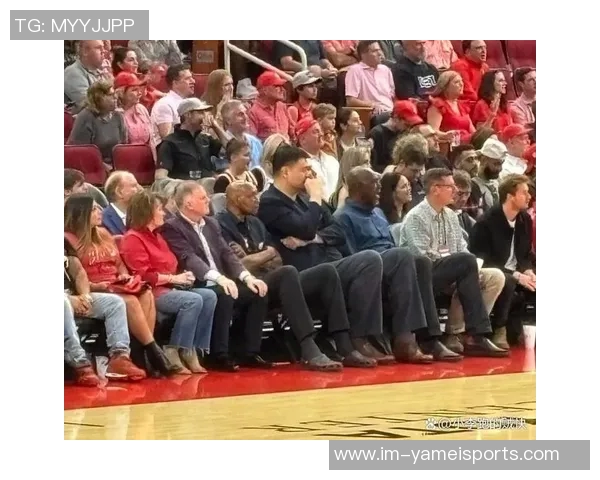 姚明重返休斯敦球迷期待他在主场揭幕战的精彩表现