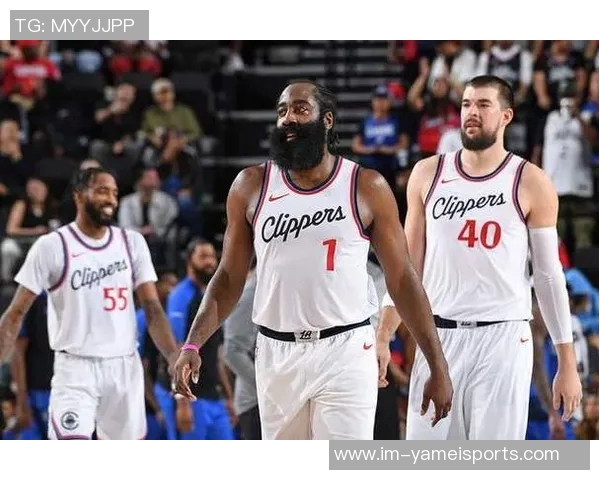 快船国王对决首发阵容揭晓哈登小卡祖巴茨携手出战